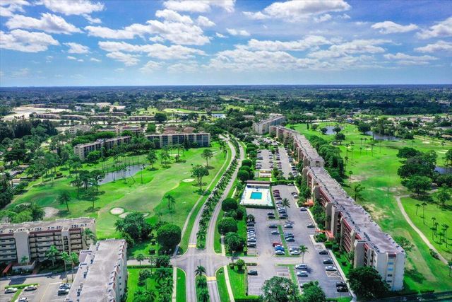 6768 10th Avenue N 410, Greenacres, FL 33467