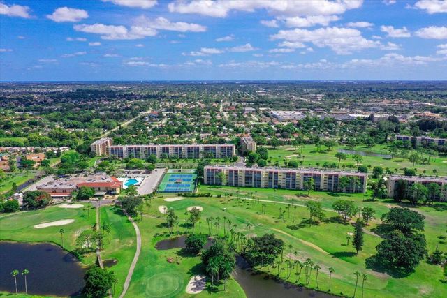 6768 10th Avenue N 410, Greenacres, FL 33467