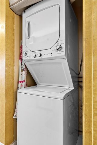 6768 10th Avenue N 410, Greenacres, FL 33467