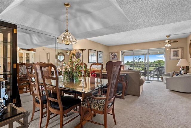 6768 10th Avenue N 410, Greenacres, FL 33467