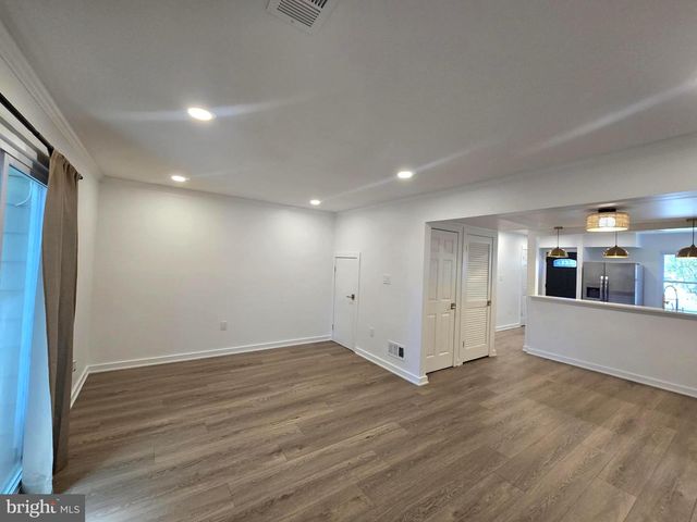 8760 STONERIDGE DR, Manassas, VA 20111