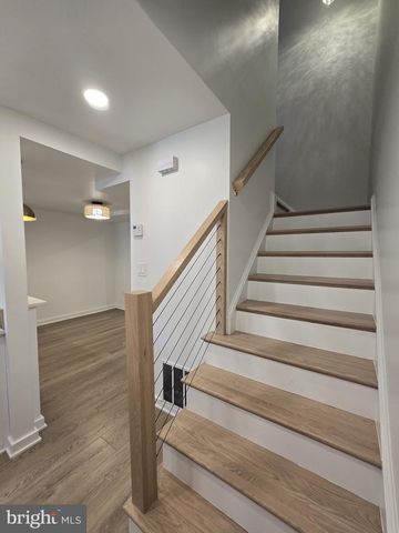 8760 STONERIDGE DR, Manassas, VA 20111