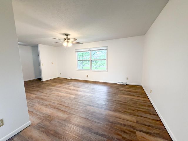 4525 S Farm Road 137, Springfield, MO 65810