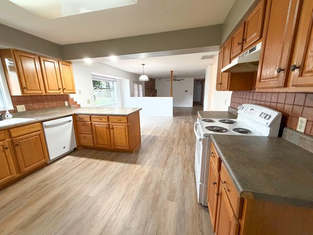 4525 S Farm Road 137, Springfield, MO 65810