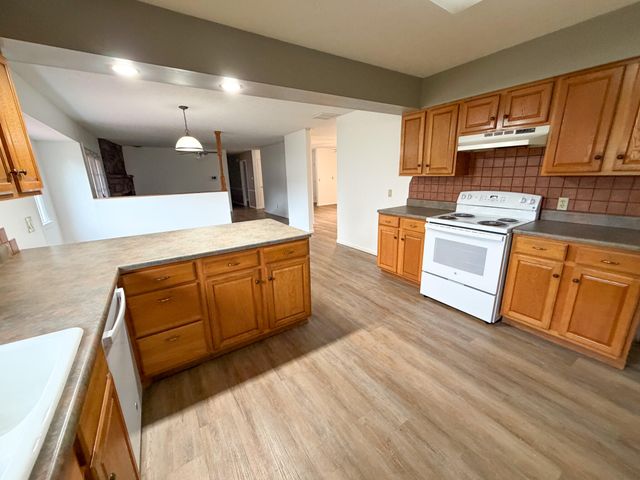 4525 S Farm Road 137, Springfield, MO 65810