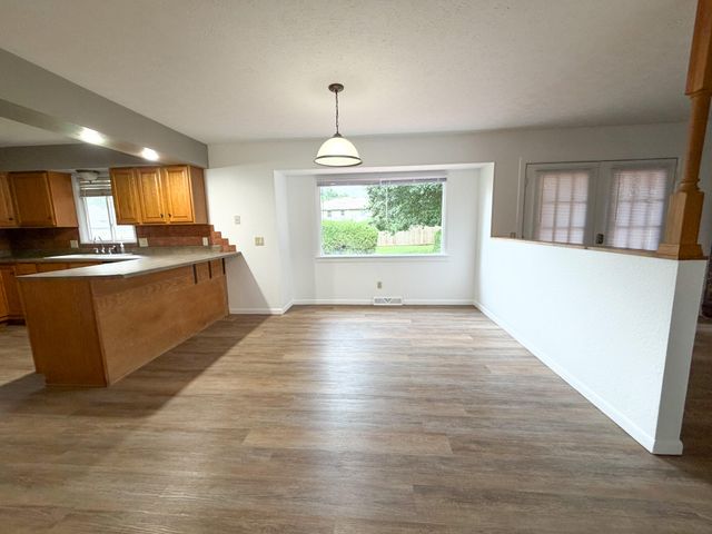 4525 S Farm Road 137, Springfield, MO 65810