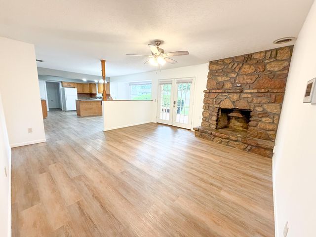 4525 S Farm Road 137, Springfield, MO 65810