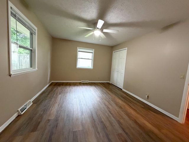 4525 S Farm Road 137, Springfield, MO 65810
