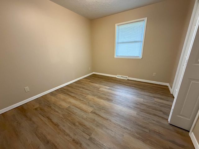 4525 S Farm Road 137, Springfield, MO 65810