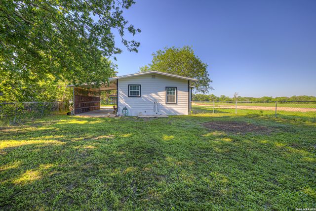 1054 Morelos, Seguin, TX 78155