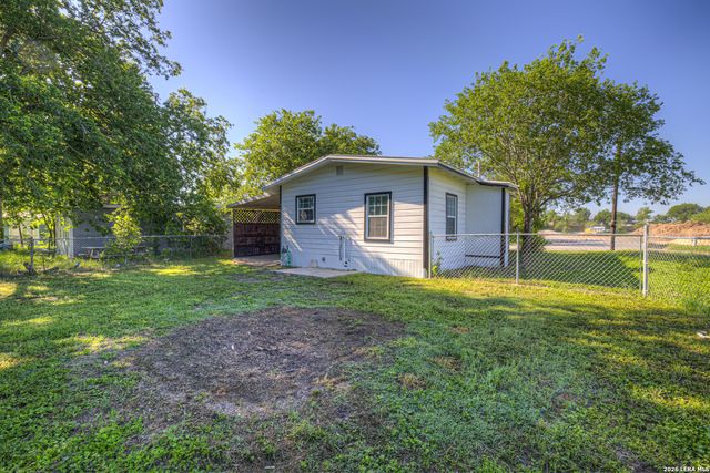 1054 Morelos, Seguin, TX 78155