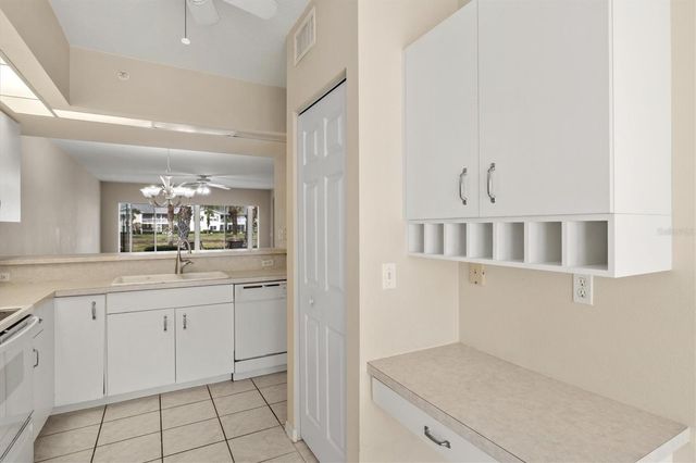 404 LAUREL LAKE DRIVE 105, Venice, FL 34292