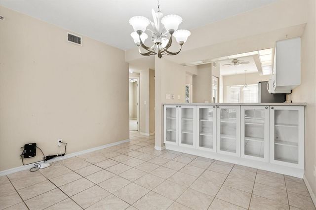 404 LAUREL LAKE DRIVE 105, Venice, FL 34292