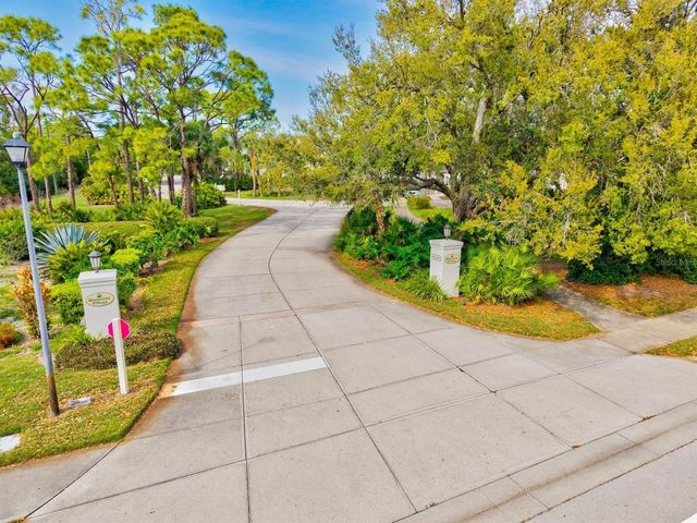404 LAUREL LAKE DRIVE 105, Venice, FL 34292