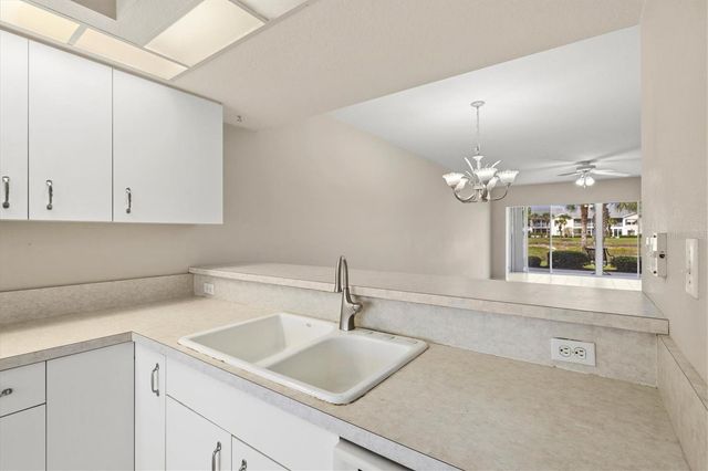 404 LAUREL LAKE DRIVE 105, Venice, FL 34292