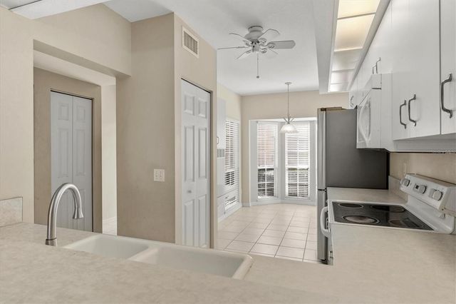 404 LAUREL LAKE DRIVE 105, Venice, FL 34292