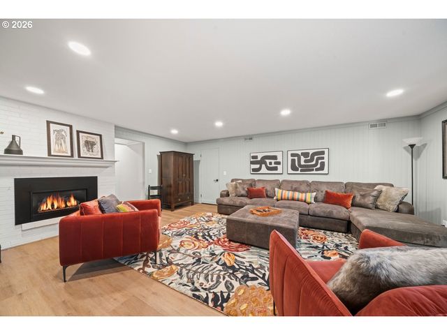 6125 Sw CHESTNUT Ave, Beaverton, OR 97005
