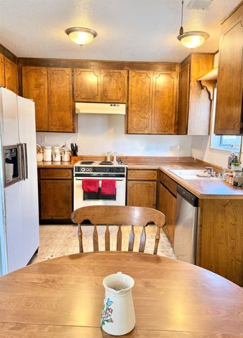 9220 Sundance Ln, Stockton, CA 95210