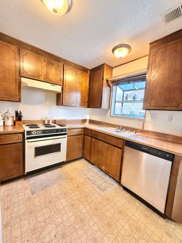 9220 Sundance Ln, Stockton, CA 95210
