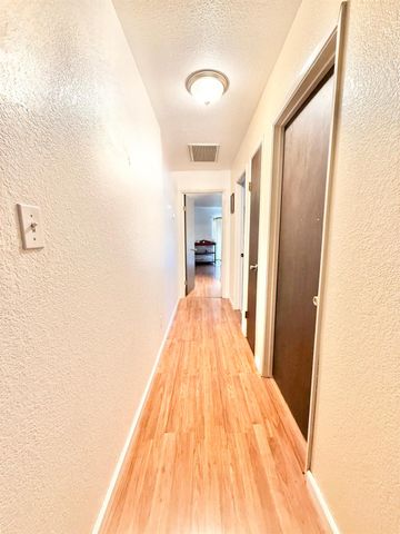 9220 Sundance Ln, Stockton, CA 95210