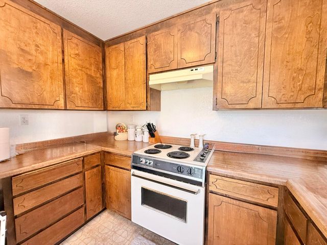9220 Sundance Ln, Stockton, CA 95210