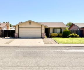 9220 Sundance Ln, Stockton, CA 95210