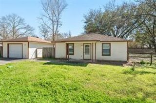 2611 Center Street, Waller, TX 77484