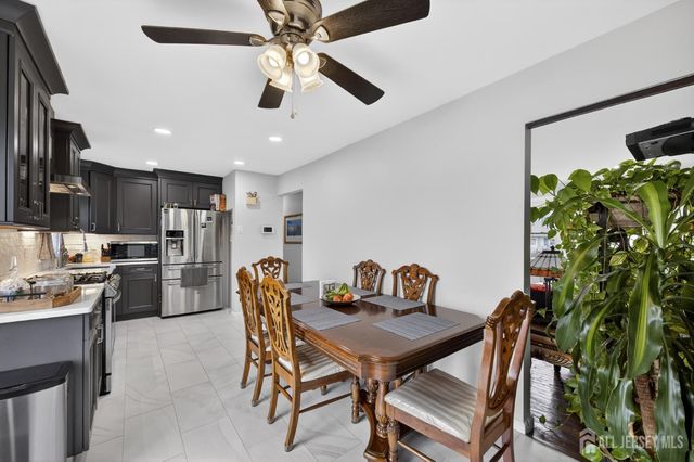 14 Sunnyside Drive, Carteret, NJ 07008