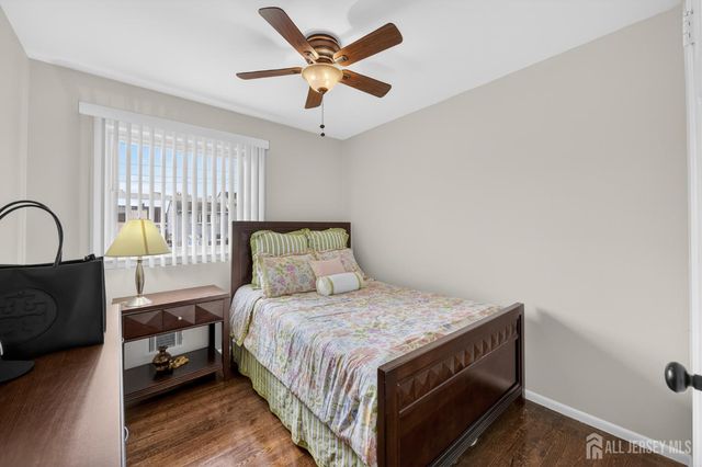 14 Sunnyside Drive, Carteret, NJ 07008