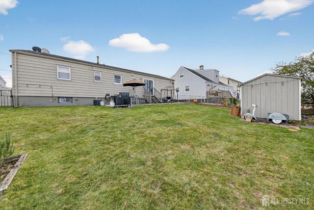 14 Sunnyside Drive, Carteret, NJ 07008