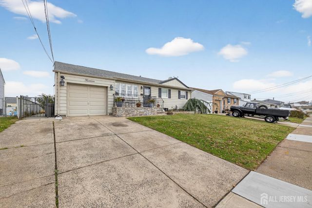 14 Sunnyside Drive, Carteret, NJ 07008