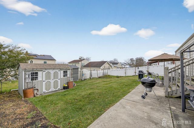 14 Sunnyside Drive, Carteret, NJ 07008