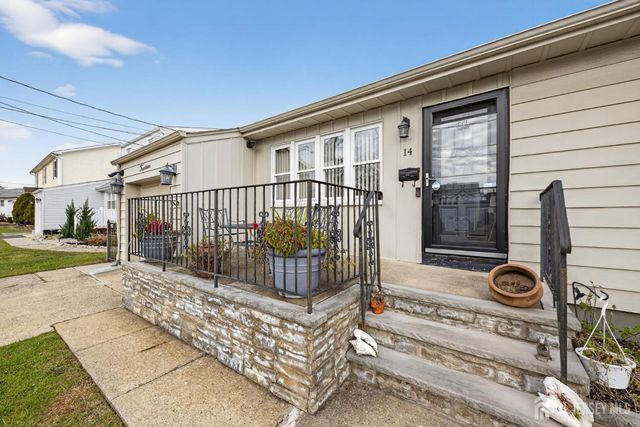 14 Sunnyside Drive, Carteret, NJ 07008