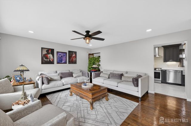 14 Sunnyside Drive, Carteret, NJ 07008