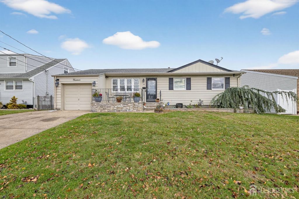 14 Sunnyside Drive, Carteret, NJ 07008