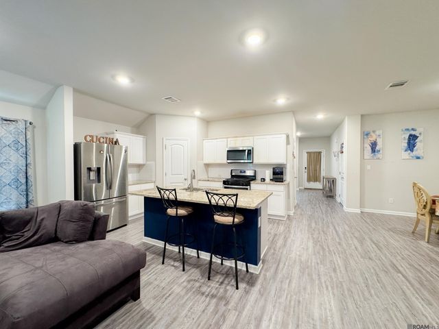 13295 Fowler Dr, Walker, LA 70785