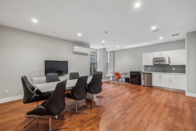 225 Dorchester Street 27, Boston, MA 02127