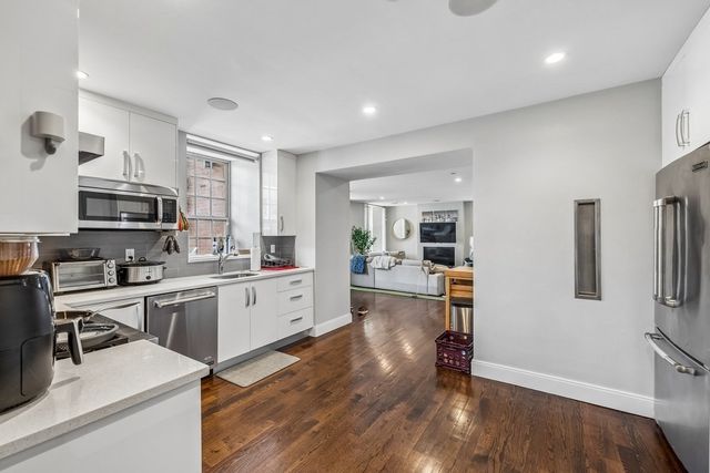 225 Dorchester Street 27, Boston, MA 02127