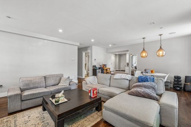 225 Dorchester Street 27, Boston, MA 02127