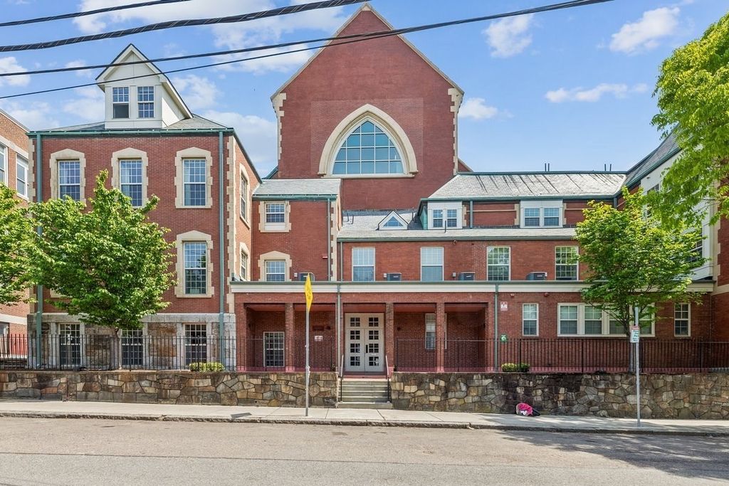 225 Dorchester Street 27, Boston, MA 02127