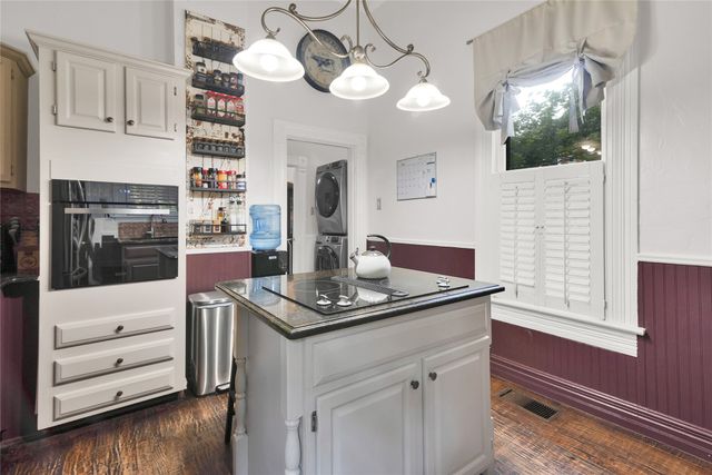 823 S Crockett Street, Sherman, TX 75090
