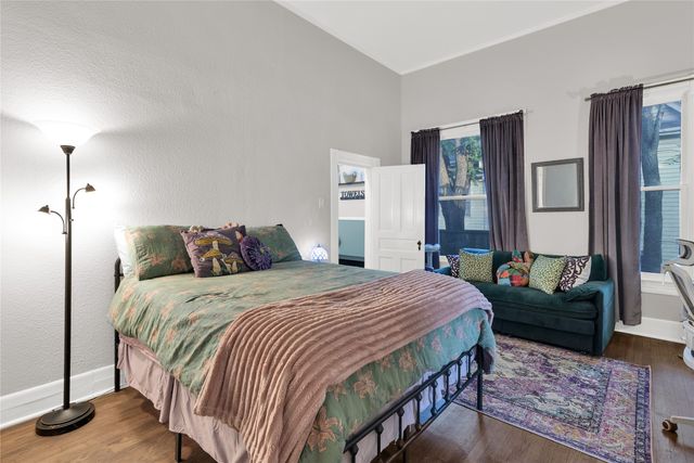 823 S Crockett Street, Sherman, TX 75090