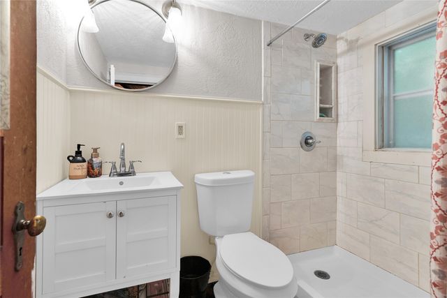 823 S Crockett Street, Sherman, TX 75090