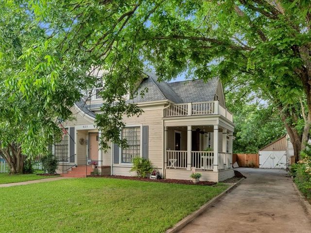 823 S Crockett Street, Sherman, TX 75090