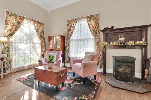 823 S Crockett Street, Sherman, TX 75090