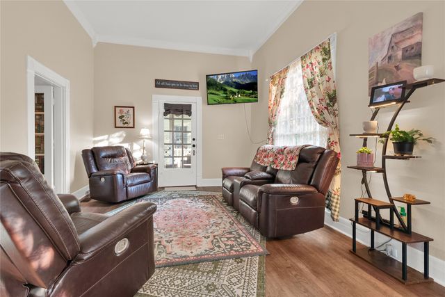 823 S Crockett Street, Sherman, TX 75090