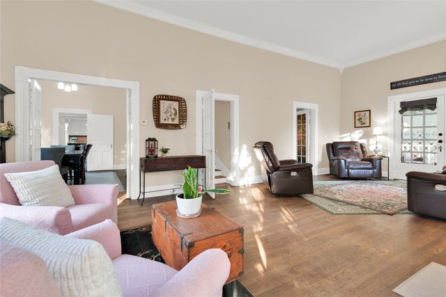 823 S Crockett Street, Sherman, TX 75090