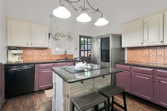823 S Crockett Street, Sherman, TX 75090
