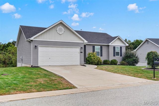 10 Majestic Lakes Court, Moscow Mills, MO 63362