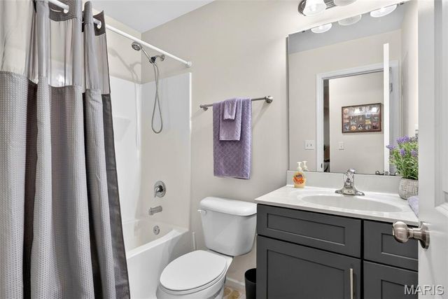 10 Majestic Lakes Court, Moscow Mills, MO 63362